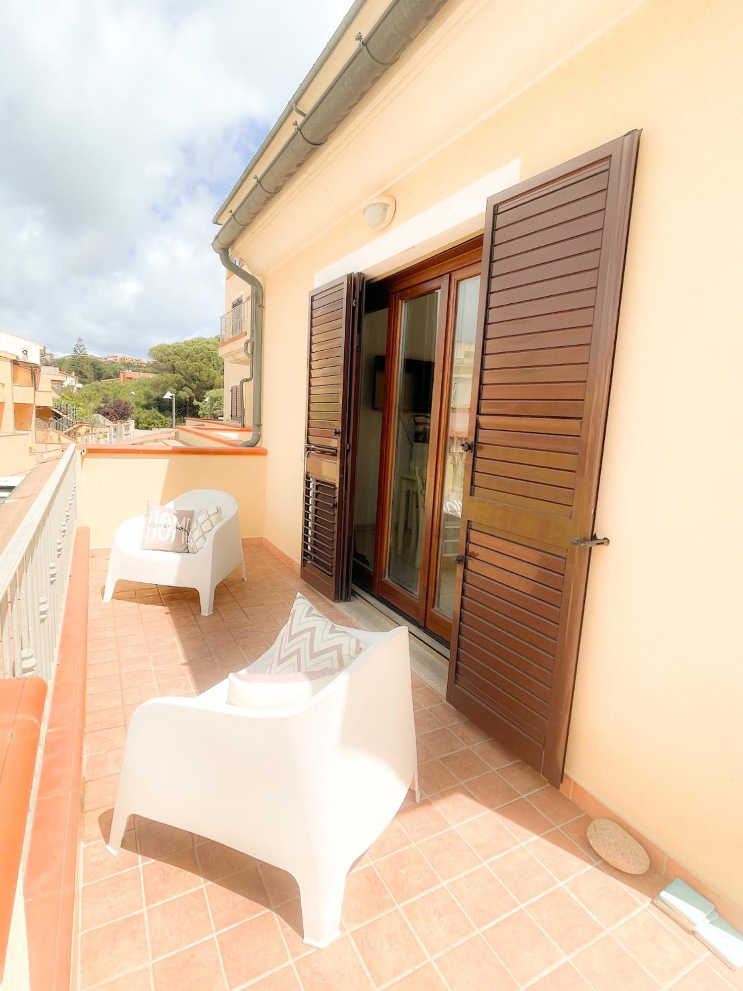 Residenza Mirto Apartment Ла Мадалена Екстериор снимка